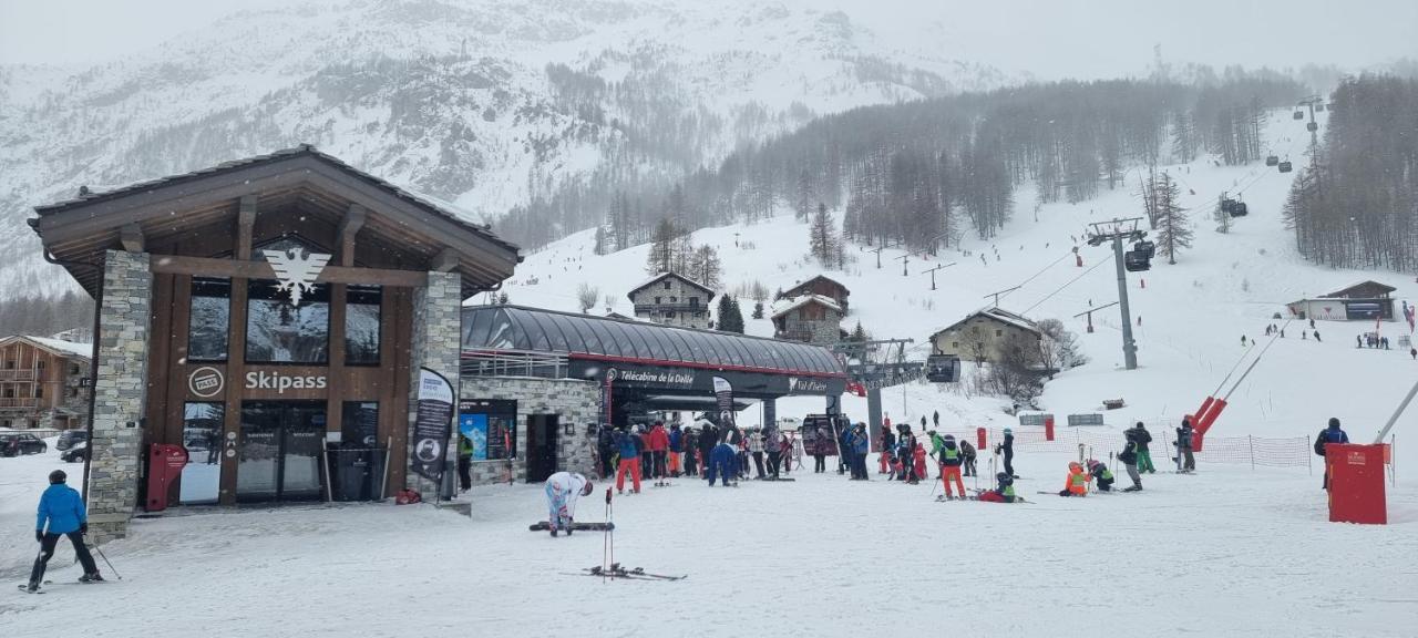 Le 1888 Val D'Isere La Daille Luaran gambar