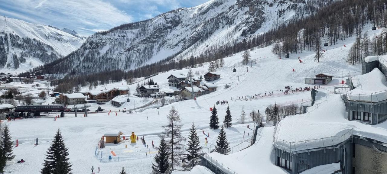 Le 1888 Val D'Isere La Daille Luaran gambar