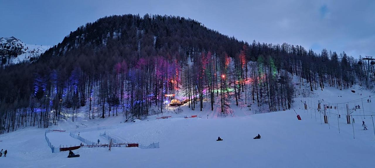 Le 1888 Val D'Isere La Daille Luaran gambar